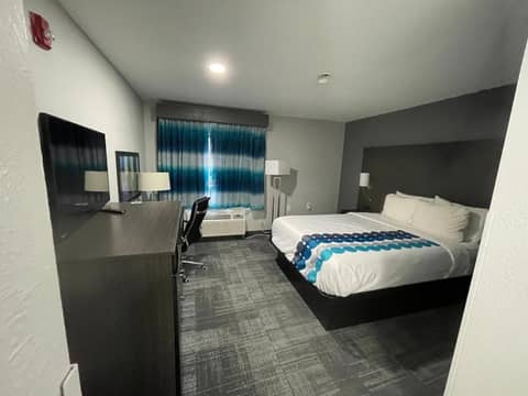 La Quinta Inn by Wyndham Indianapolis Airport Executive Dr — photo 6