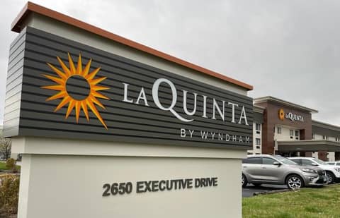 La Quinta Inn by Wyndham Indianapolis Airport Executive Dr — photo 7