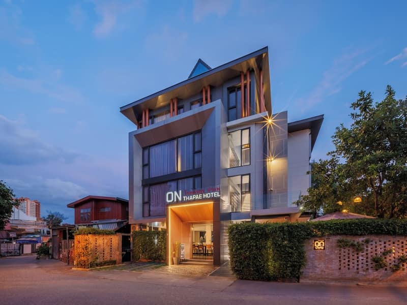 ON Thapae Gate Chiangmai — building