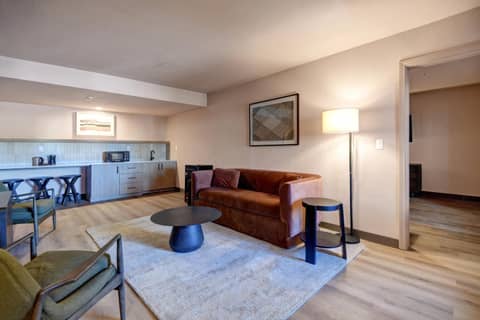 The Dunes Hotel (Palm Springs) — hotel room