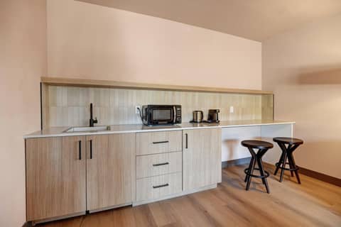 The Dunes Hotel (Palm Springs) — kitchen