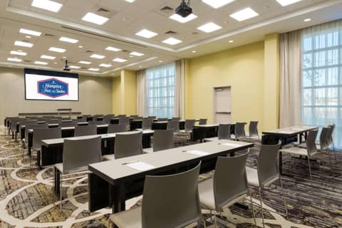 Hampton Inn & Suites Tampa Airport Avion Park Westshore — photo 5