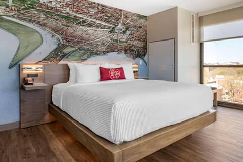 Cambria Hotel Washington DC Navy Yard Riverfront — photo 9