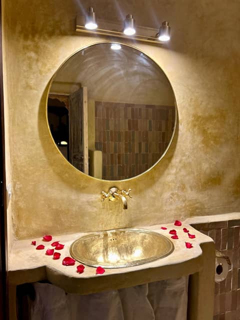 Riad Dama & Spa — bathroom