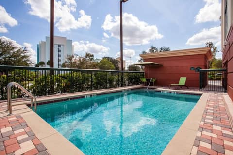 Wingate By Wyndham - Orlando International Airport- Free Hot Breakfast — photo 2
