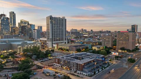 Placemakr Austin Downtown, Apartments by Hilton — photo 8