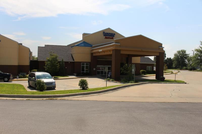 Fairfield Inn & Suites Kansas City Liberty — building