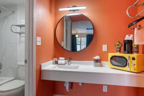 Heights House Hotel - Houston Heights Downtown, an Ascend Collection Hotel — photo 6