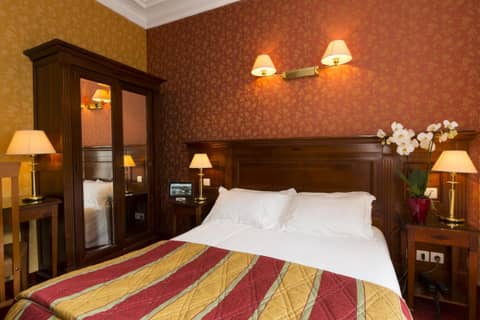 Hotel Viator - Gare de Lyon — hotel room