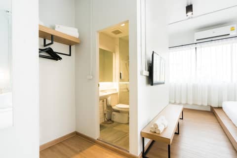 Marwin Villa — hotel room