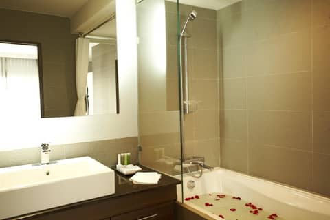Sukhumvit Suites Hotel — photo 4