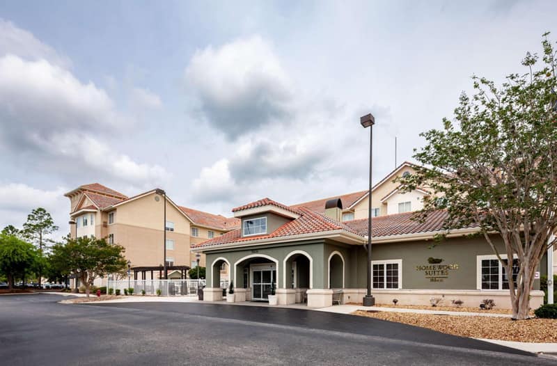 Homewood Suites by Hilton Jacksonville-South/St. Johns Ctr. — building