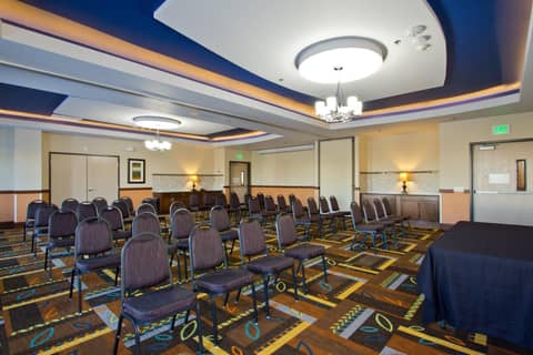 Holiday Inn Express and Suites Denver East Peoria Street by IHG — photo 4
