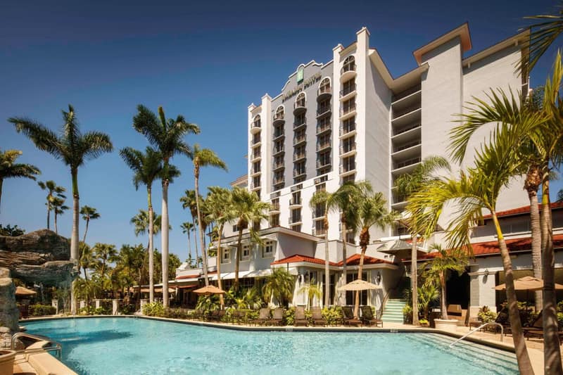 Embassy Suites by Hilton Fort Lauderdale 17th Street — building