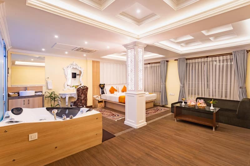 Yellow Pagoda Hotel — photo 1