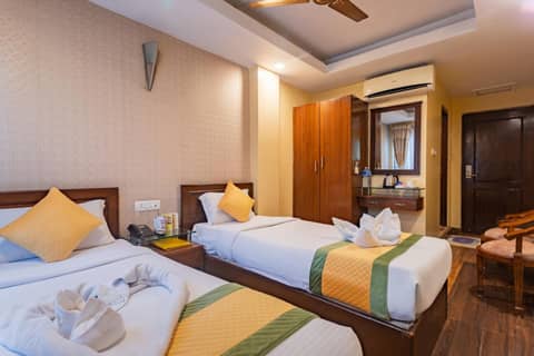 Yellow Pagoda Hotel — photo 4