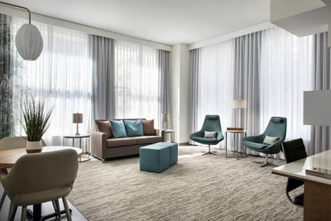 EVEN Hotel Pittsburgh Downtown by IHG — hotel room