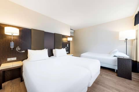 NH Brussels Stéphanie — bedroom