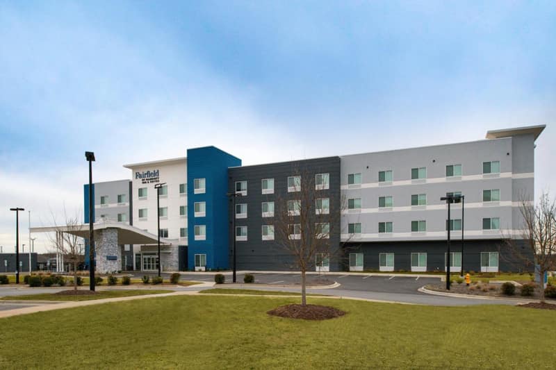Fairfield Inn & Suites by Marriott Charlotte University Research Park — building