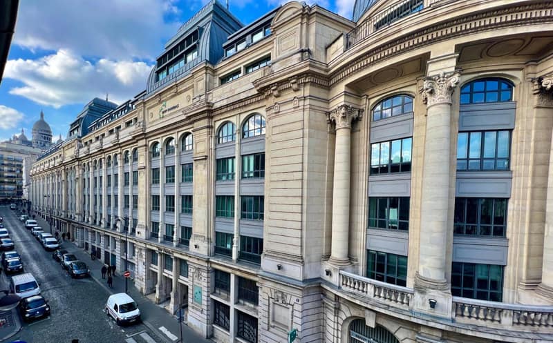 Hotel Nation Montmartre — building