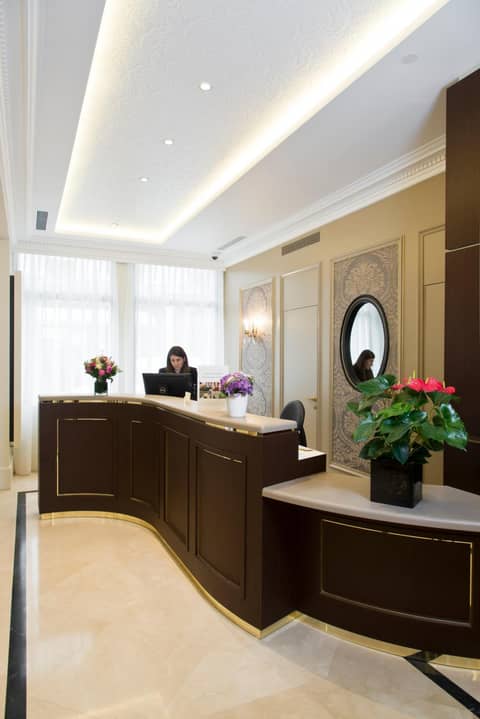 Hôtel Saint-Pétersbourg Opéra & Spa — recepcion & lobby
