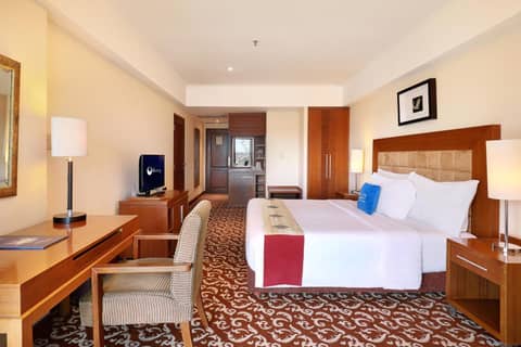Hotel Bidakara Jakarta — hotel room