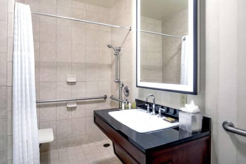 DoubleTree by Hilton Hotel Nashville Downtown — photo 2