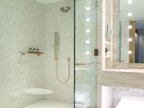 Fairmont Century Plaza Los Angeles at Beverly Hills — bathroom