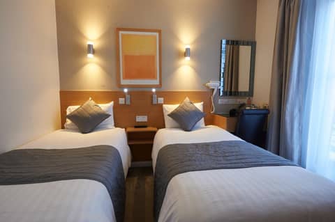 Luna And Simone Hotel — hotel room