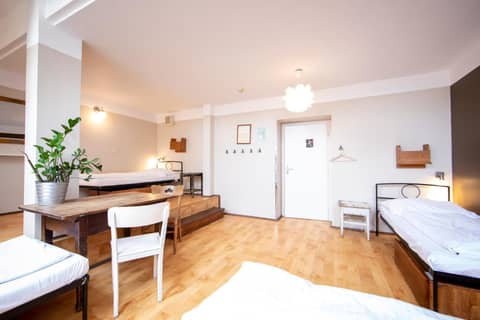 Sir Toby's Hostel — hotel room
