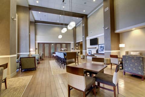 Hampton Inn & Suites Milwaukee West — photo 5