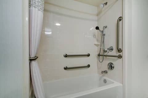 Hampton Inn & Suites Milwaukee West — photo 6