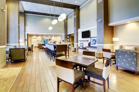 Hampton Inn & Suites Milwaukee West — photo 8