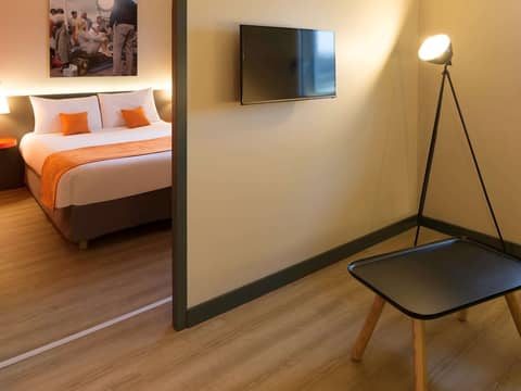 ibis Styles Lyon Confluence — hotel room