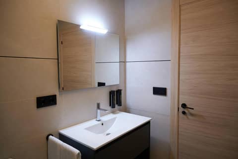Dorm4You Arena 2 — bathroom