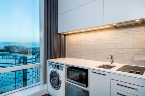 Four Points by Sheraton Auckland — kitchen