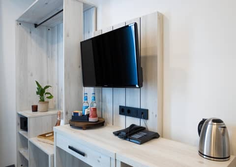 Hotel Innception — hotel room