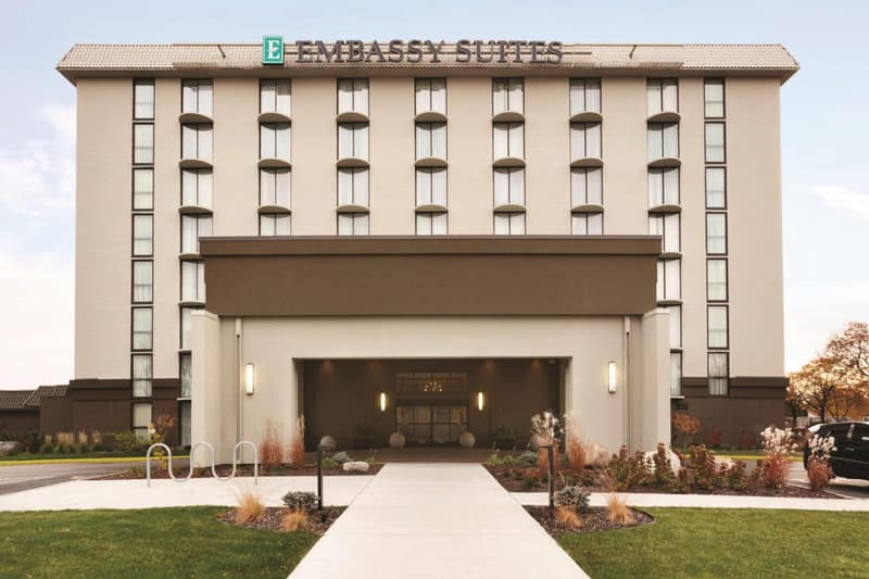 Embassy Suites by Hilton Minneapolis Bloomington Edina — building