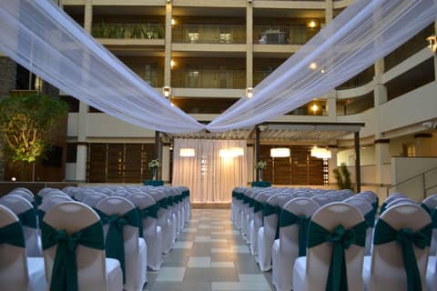 Embassy Suites by Hilton Minneapolis Bloomington Edina — photo 9