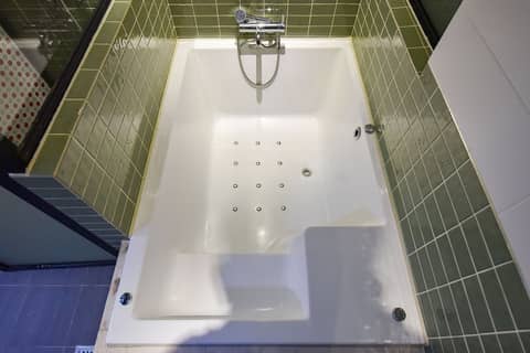 25 Hours Hotel — bathroom