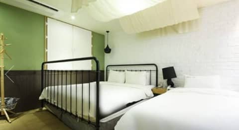 25 Hours Hotel — hotel room