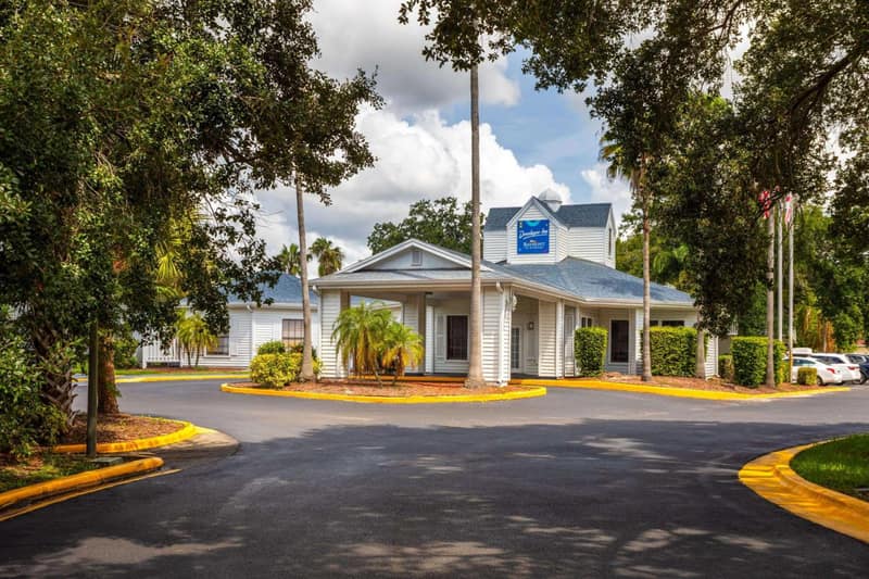 Baymont by Wyndham Orlando Lake Buena Vista South — building