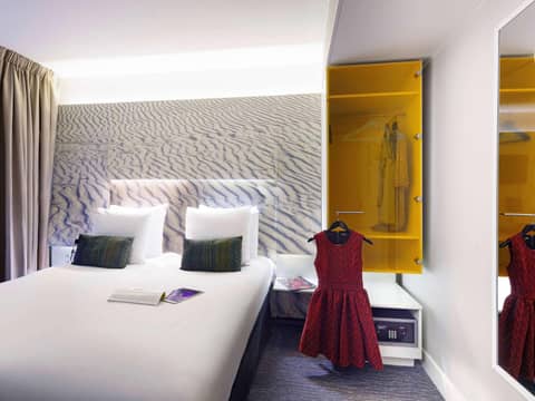 ibis Styles Amsterdam Central Station — hotel room