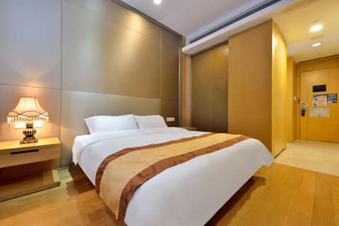 Guangzhou HeeFun Apartment - Poly World Trading Center — bedroom