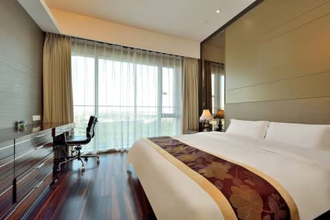 Guangzhou HeeFun Apartment - Poly World Trading Center — hotel room