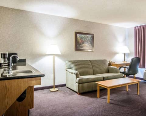 Quality Suites San Diego Otay Mesa — hotel room