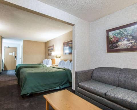 Quality Suites San Diego Otay Mesa — hotel room