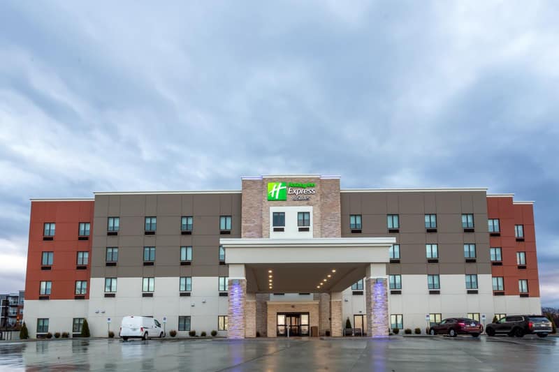 Holiday Inn Express & Suites - Columbus - Worthington by IHG — building