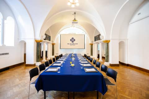 Wellington Hotel by Blue Orchid — meeting room