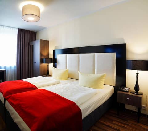 Hotel Admiral Frankfurt City Centre — hotel room